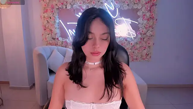 Snapshot of NaomiSainz chatting on 18, 2, 2025 NaomiSainz online show from 18, 2, 2025