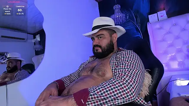 Snapshot of MichaelBear_ chatting on 5, 2, 2025 MichaelBear online show from 5, 2, 2025
