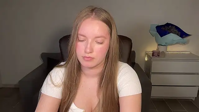 Snapshot of EvaMaddison chatting on 3, 7, 2026 EvaMaddison online show from 3, 7, 2026