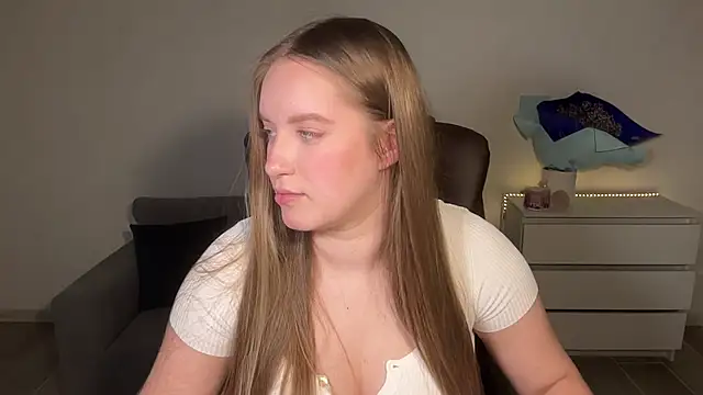 Snapshot of EvaMaddison chatting on 11, 7, 2026 EvaMaddison online show from 11, 7, 2026