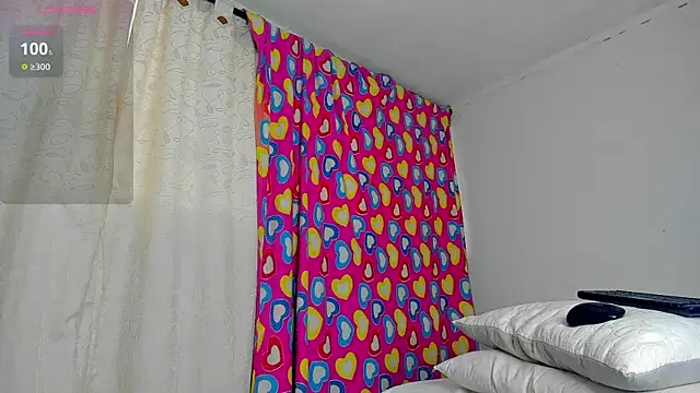 Snapshot of caroline_tovar chatting on 13, 3, 2025 caroline tovar online show from 13, 3, 2025