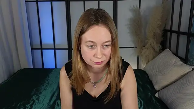 Snapshot of BrookeEvans chatting on 2, 2, 2025 BrookeEvans online show from 2, 2, 2025