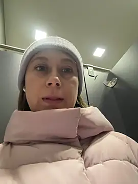 Snapshot of BrookeEvans chatting on 18, 2, 2025 BrookeEvans online show from 18, 2, 2025