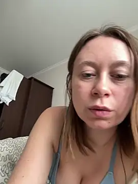 Snapshot of BrookeEvans chatting on 5, 3, 2025 BrookeEvans online show from 5, 3, 2025