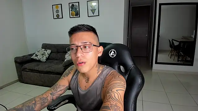 SIXXTOLOVE18 online show from 9, 9, 2025