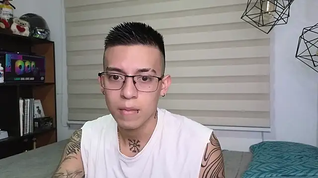 SIXXTOLOVE18 online show from 25, 10, 2025