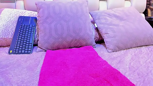 Salo Heaven online show from 24, 2, 2025