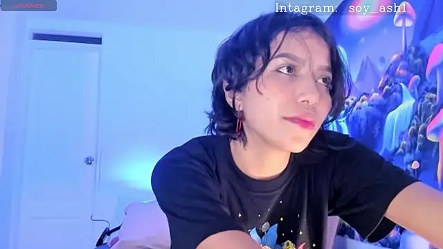 Snapshot of Ashlleycam_ chatting on 7, 1, 2025 Ashlleycam online show from 7, 1, 2025