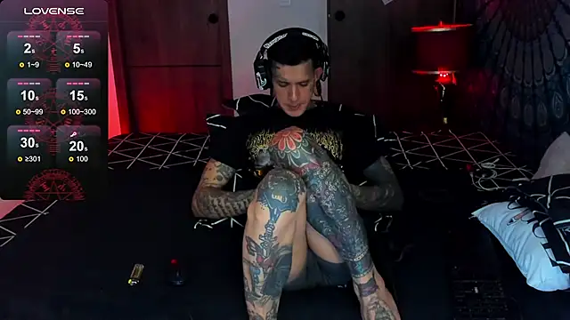 Snapshot of josh__ackerman chatting on 18, 12, 2025 josh ackerman online show from 18, 12, 2025