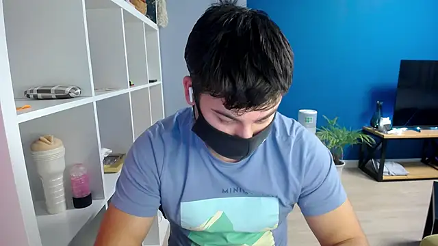 Snapshot of Tomguys chatting on 20, 1, 2025 Tomguys online show from 20, 1, 2025