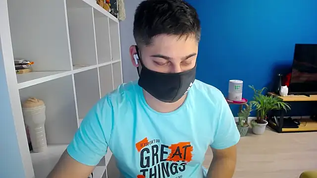 Snapshot of Tomguys chatting on 8, 2, 2025 Tomguys online show from 8, 2, 2025