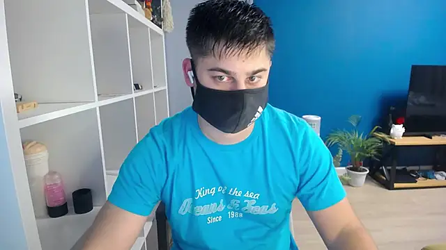 Snapshot of Tomguys chatting on 18, 2, 2025 Tomguys online show from 18, 2, 2025