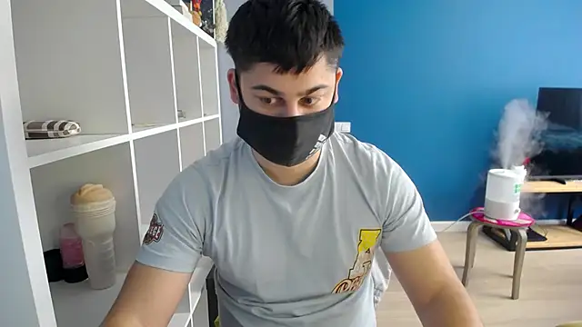Snapshot of Tomguys chatting on 2, 3, 2025 Tomguys online show from 2, 3, 2025
