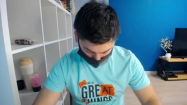 Snapshot of Tomguys chatting on 8, 3, 2025 Tomguys online show from 8, 3, 2025