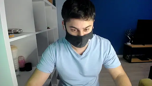 Snapshot of Tomguys chatting on 20, 3, 2025 Tomguys online show from 20, 3, 2025