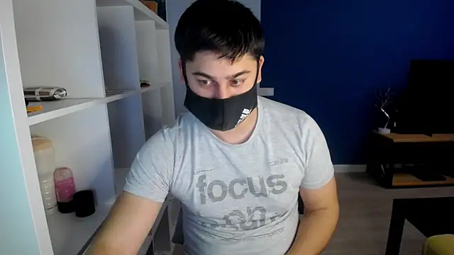 Snapshot of Tomguys chatting on 21, 3, 2025 Tomguys online show from 21, 3, 2025