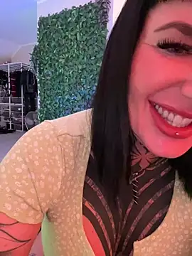 InkedBiitch online show from 12, 12, 2024