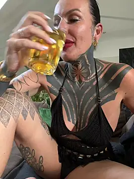Snapshot of InkedBiitch chatting on 1, 7, 2026 InkedBiitch online show from 1, 7, 2026
