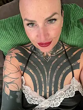 Snapshot of InkedBiitch chatting on 3, 7, 2026 InkedBiitch online show from 3, 7, 2026
