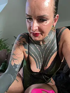 Snapshot of InkedBiitch chatting on 9, 7, 2026 InkedBiitch online show from 9, 7, 2026