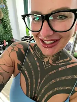 Snapshot of InkedBiitch chatting on 15, 7, 2026 InkedBiitch online show from 15, 7, 2026