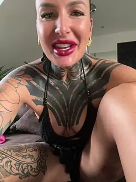 Snapshot of InkedBiitch chatting on 27, 7, 2026 InkedBiitch online show from 27, 7, 2026