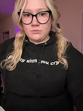 PiggyRose online show from 16, 3, 2026