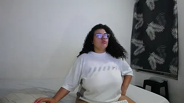 mabigomez00 online show from 21, 4, 2026