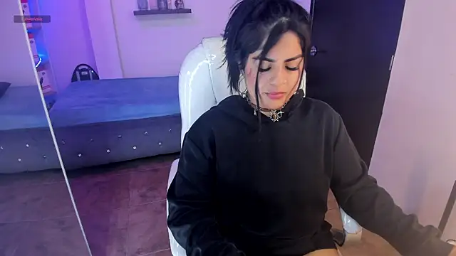 Snapshot of Catalinaa_martinez chatting on 12, 12, 2024 Catalinaa martinez online show from 12, 12, 2024
