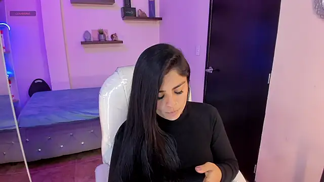 Snapshot of Catalinaa_martinez chatting on 17, 12, 2024 Catalinaa martinez online show from 17, 12, 2024