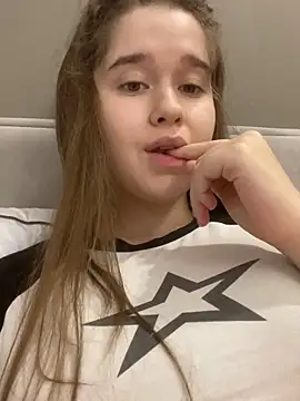 HornyGirlH online show from 24, 11, 2025