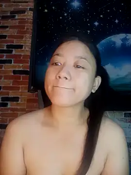 Snapshot of Urchanel chatting on 7, 5, 2026 Urchanel online show from 7, 5, 2026
