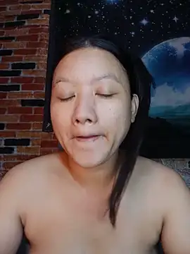 Snapshot of Urchanel chatting on 23, 5, 2026 Urchanel online show from 23, 5, 2026
