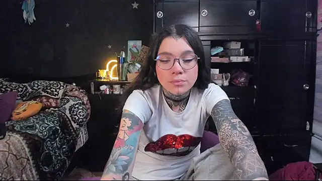 Lilmarieee online show from 5, 3, 2025