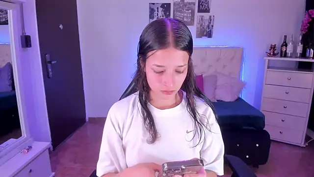Snapshot of Amaia_Daniells chatting on 9, 1, 2025 Amaia Daniells online show from 9, 1, 2025
