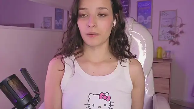Snapshot of Amaia_Daniells chatting on 3, 10, 2025 Amaia Daniells online show from 3, 10, 2025