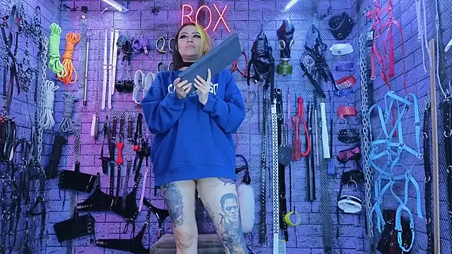 Snapshot of PANDORANEZZ chatting on 18, 10, 2025 PANDORANEZZ online show from 18, 10, 2025