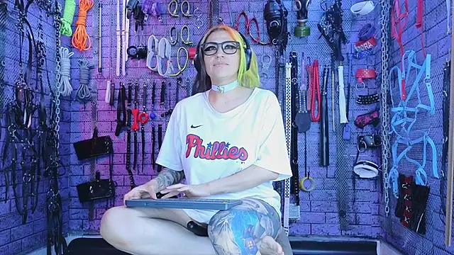 Snapshot of PANDORANEZZ chatting on 13, 11, 2025 PANDORANEZZ online show from 13, 11, 2025