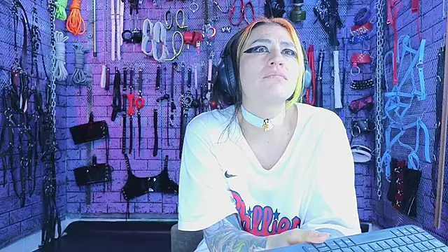 Snapshot of PANDORANEZZ chatting on 15, 11, 2025 PANDORANEZZ online show from 15, 11, 2025