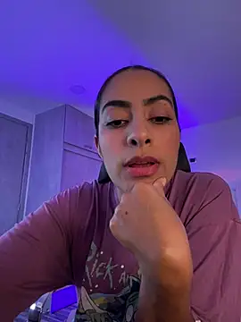 Snapshot of Brown_skin11 chatting on 7, 3, 2025 Brown skin11 online show from 7, 3, 2025