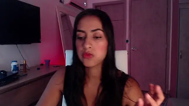 Snapshot of Brown_skin11 chatting on 7, 10, 2025 Brown skin11 online show from 7, 10, 2025