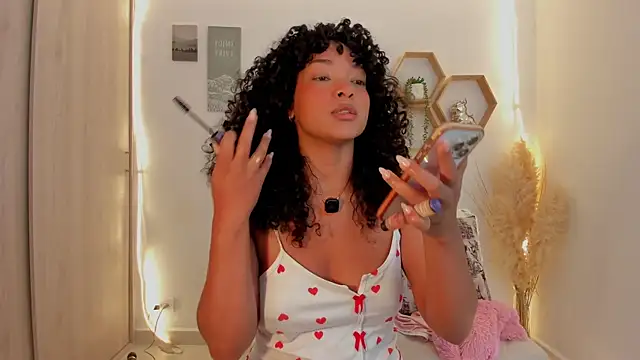 Snapshot of mariam_hill chatting on 19, 7, 2026 mariam hill online show from 19, 7, 2026