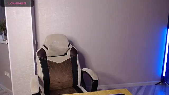 Toress1 online show from 8, 3, 2025