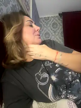 Emma roqueen online show from 5, 10, 2025