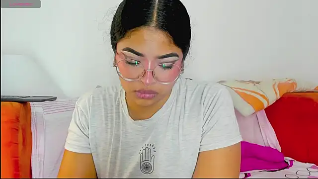 Snapshot of moana_taylor chatting on 8, 5, 2026 moana taylor online show from 8, 5, 2026