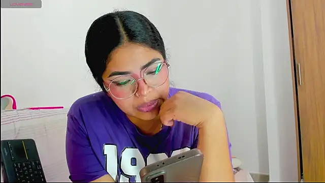Snapshot of moana_taylor chatting on 9, 5, 2026 moana taylor online show from 9, 5, 2026