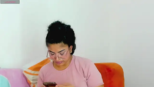 Snapshot of moana_taylor chatting on 27, 6, 2026 moana taylor online show from 27, 6, 2026