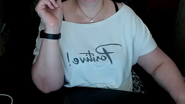 Snapshot of AlisaHot55 chatting on 6, 5, 2026 AlisaHot55 online show from 6, 5, 2026