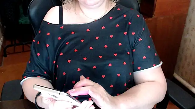 Snapshot of AlisaHot55 chatting on 4, 6, 2026 AlisaHot55 online show from 4, 6, 2026