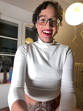Snapshot of Lauyako chatting on 6, 2, 2025 Lauyako online show from 6, 2, 2025